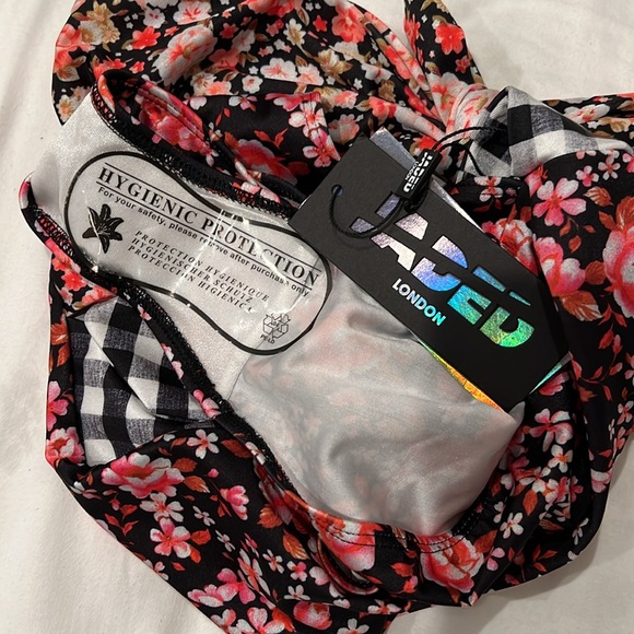 One-piece swimsuit with floral and checkered pattern - Picture 2 of 3